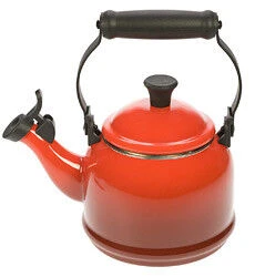 Le Creuset Demi Fluitketel 1,1 Liter Staal Kersrood 3 Le Creuset Demi Fluitketel 1,1 Liter Staal Kersrood