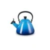 Le Creuset Kone Fluitketel 1,6 Liter Staal Azure 2 Le Creuset Kone Fluitketel 1,6 Liter Staal Azure -Keukenbenodigdheden Winkel 40101022200000
