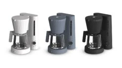 Alessi Plissé Koffiezetapparaat 1,5 Liter Kunststof Wit 11 Alessi Plissé Koffiezetapparaat 1,5 Liter Kunststof Wit -Keukenbenodigdheden Winkel 63b3febef0f26b1eac095263 slider 01 1920 p 1600 2