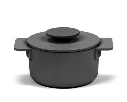 Serax Surface By Sergio Herman Braadpan ø 12 Cm Gietijzer Zwart 3 Serax Surface By Sergio Herman Braadpan ø 12 Cm Gietijzer Zwart