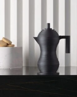 Alessi Pulcina Percolator 6-kops Aluminium Volledig Zwart -Keukenbenodigdheden Winkel mdl02bb 02