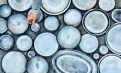 Serax Pure Bord M ø 23,5 Cm Keramiek Blue Glazed -Keukenbenodigdheden Winkel pure 2020 1 990x600 20